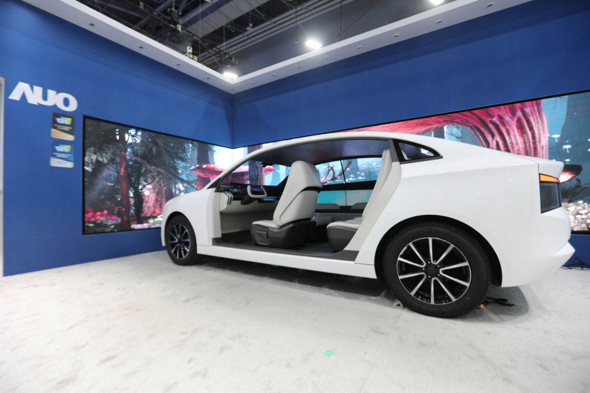 DB视讯发表全新Smart Cockpit 2024，大秀显示应用成果、及释放Micro LED终极显示技术量能的全新智慧座舱，以营造突破性、沉浸式的视觉体验，重新定义智慧座舱，满足驾乘人员的全方位感受。