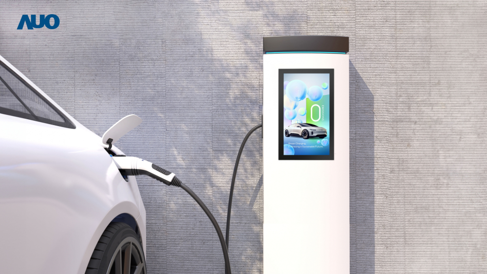 友達〝EVSE車用充電樁解決方案〞專為電動汽車充電樁設計，具有高亮度、克服戶外艱難環境的耐溫、耐紫外線等特性，並搭載散熱性及擴充性強的高效能工業電腦，可實現人機互動訴求，如資訊顯示、支付等應用