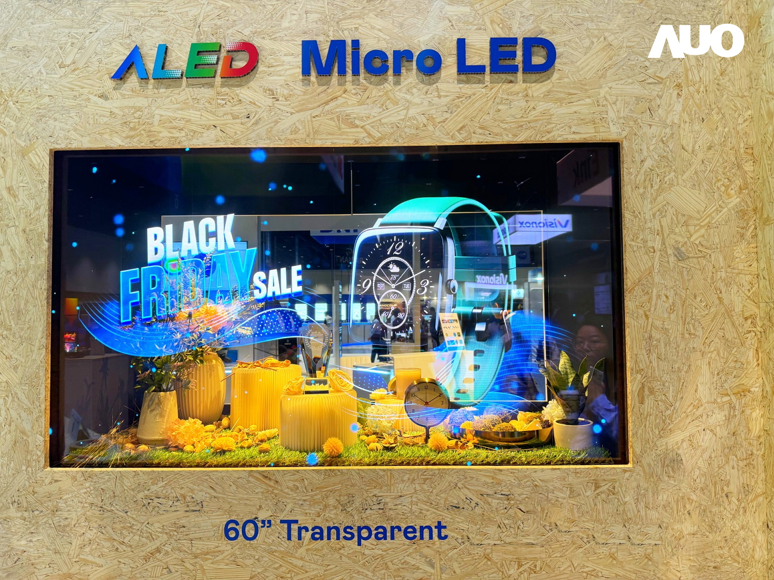 友達領先業界打造「60吋高透明度Micro LED顯示器」，具高穿透率、低繞射、高亮度、無縫拼接等優勢，展現如家庭玄關窗屏、商品展示櫥窗，或觀光運具的導覽窗屏之應用潛力，獲台灣精品標誌